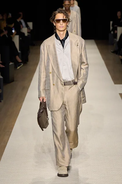Look 5